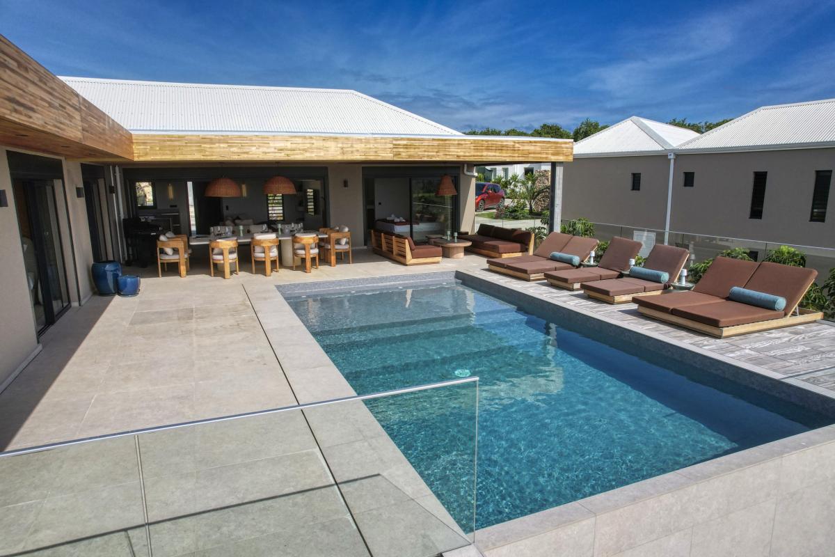 2.Location Villa piscine vue mer St François Guadeloupe_Vue ensemble